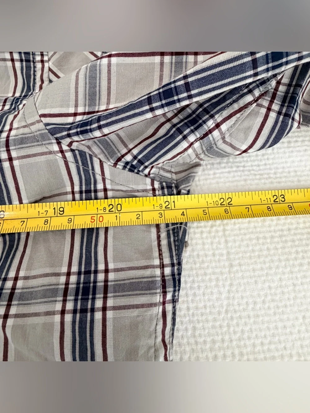 Banana Republic Men’s Blue and Gray Plaid Button-Down Shirt